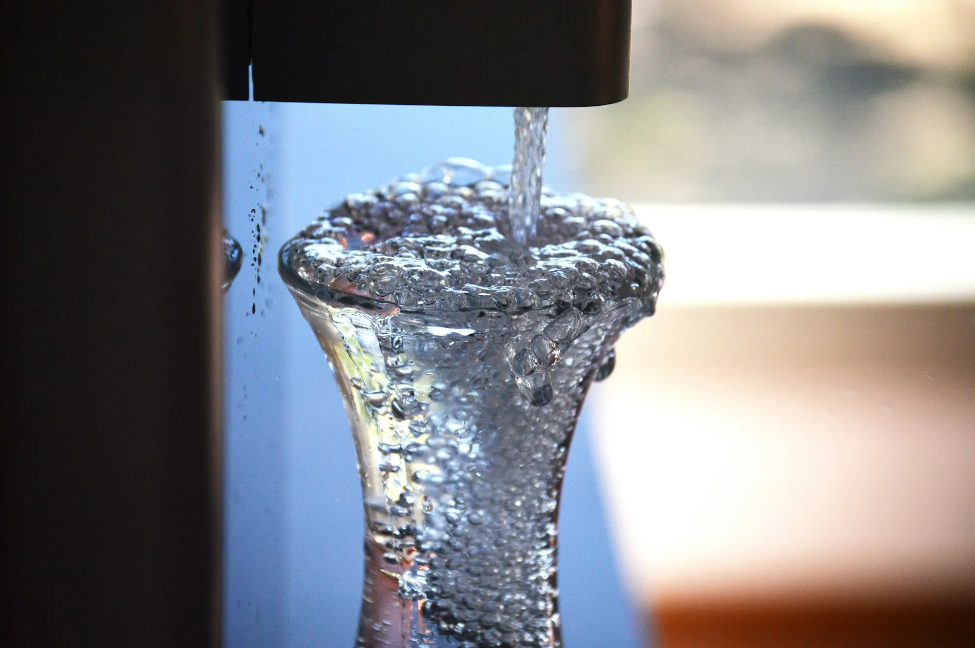 Reverse Osmosis Systems in Santa Ana Close-up of a glass of drinking water